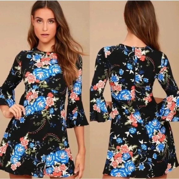 Lulus Women’s Black Blue Floral Mini Dress Skater 3/4 Long Bell Sleeves Size M - Picture 1 of 9
